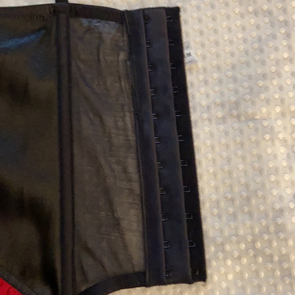 Delicates Corset. - Picture 7 of 9